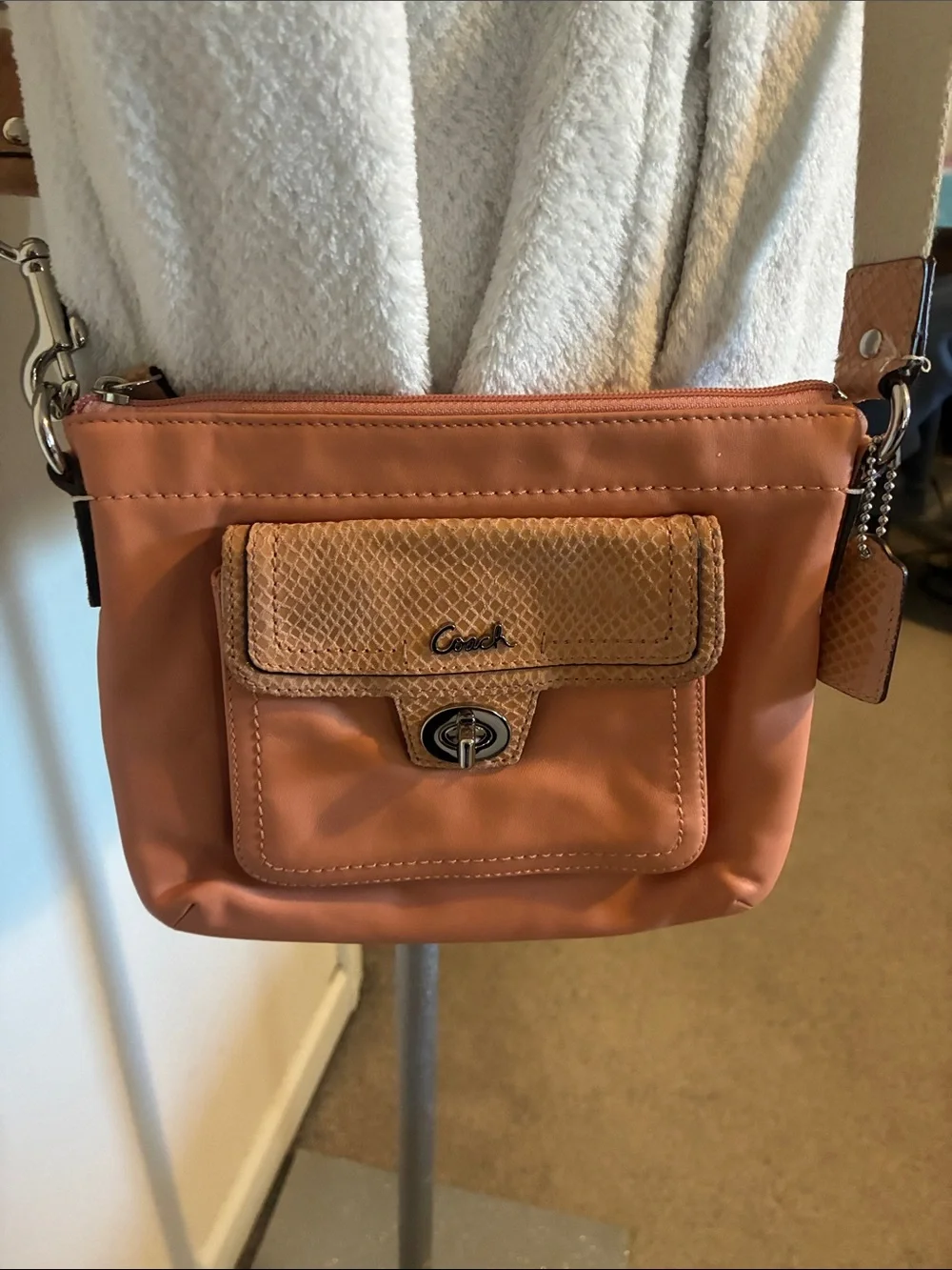 Coach Vintage Coral Pink leather Crossbody Swingpack Bag + silver turnlock